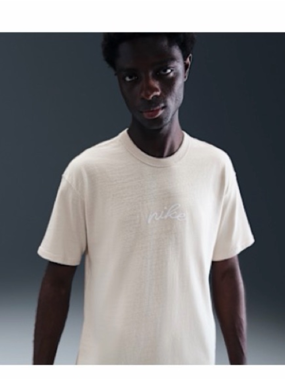 Nike Sportswear Premium Essentials Tee